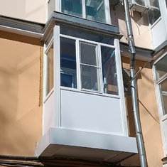 Остекление балкона в Кировском районе