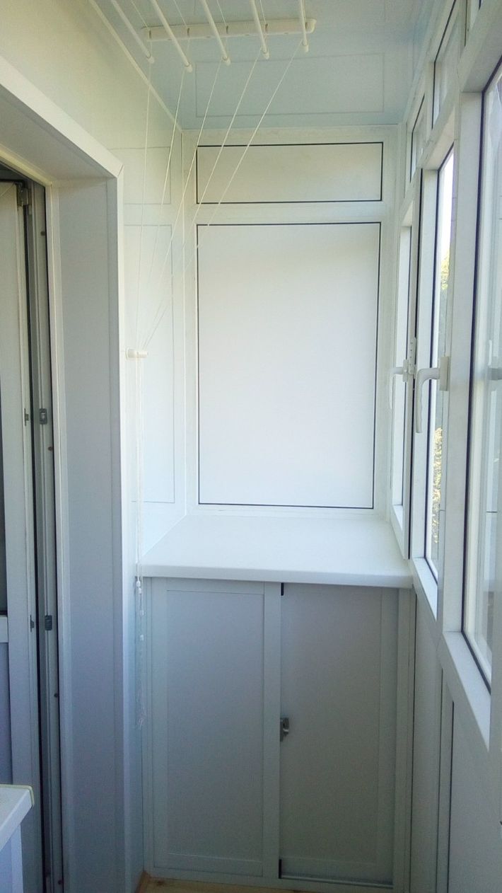 Раздвижной шкаф на балконе